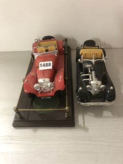 2 X VINTAGE COLLECTABLE METAL OLD FASHIONED CARS