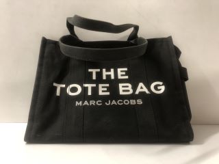 MARC JACOBS THE TOTE BAG IN BLACK
