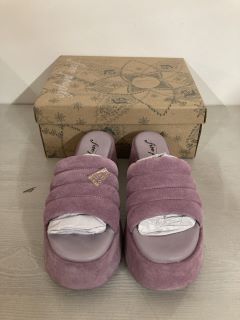 PAIR OF ALMOST PARADISE FLATFORMS IN ORCHID - SIZE 38 - RRP $128
