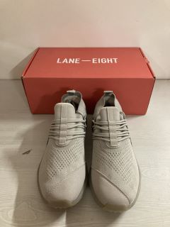 PAIR OF LANE EIGHT TRAINERS IN WHITE - SIZE UK 7.5 - RRP $100