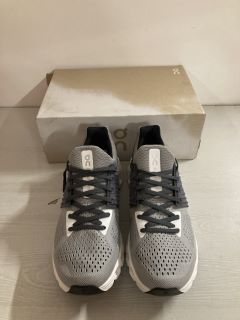 PAIR OF ON CLOUDSWIFT ALLOY ECLIPSE TRAINERS - SIZE UK 9 - RRP $150
