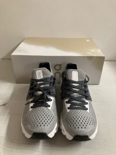 PAIR OF ON CLOUD 5 TRAINERS IN GREY - SIZE US 6