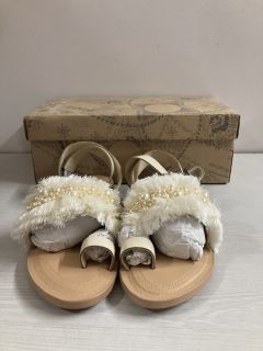 PAIR OF SUN PEAKS EMBELLISHED SANDALS IN IVORY - SIZE 36.5 - RRP $108