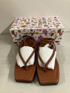 PAIR OF JEFFREY CAMPBELL SUN KISSED SANDALS - SIZE 7.5 - RRP $148