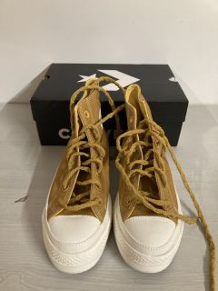 PAIR OF CONVERSE ALL STAR TRAINERS IN BURNT HONEY - SIZE UK 5