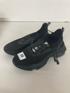 STEVE MADDEN TRAINERS SIZE UNKNOWN