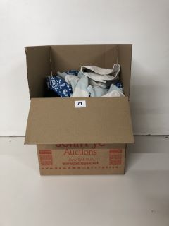 A BOX OF ASSORTED CLOTHING TO INCLUDE MONSOON DRESS SIZE 18