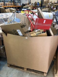 PALLET OF ASSORTED ITEMS INC FOOTBALL FLICK TRAINING GOAL