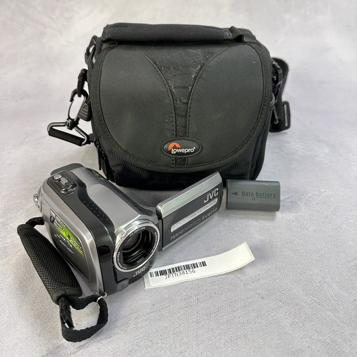 Jvc Hard Disk Camcorder In Silver.(VAT ONLY PAYABLE ON BUYERS PREMIUM) (With Bag)  [Jptn38156] (MPSC41156313)