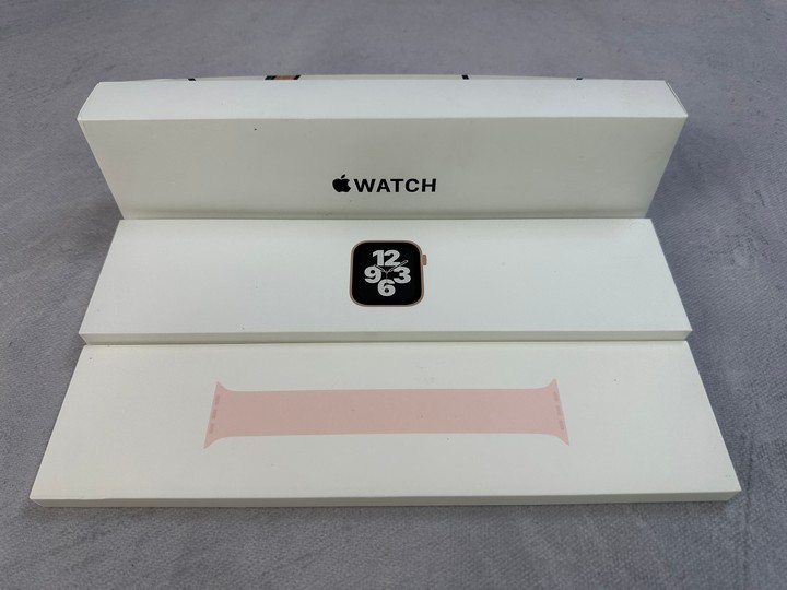 Apple Watch Spares or Repairs Cracked Screen And System Fault (With Wrong Box) (VAT ONLY PAYABLE ON BUYERS PREMIUM)