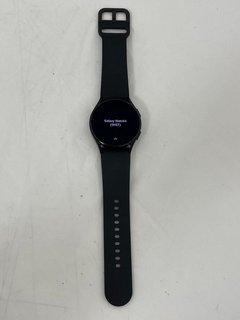 SAMSUNG GALAXY 4 40MM SMARTWATCH (ORIGINAL RRP - £149) IN BLACK: MODEL NO SM-R865F (WITH BOX, MANUAL & CHARGER CABLE) [JPTM113616]