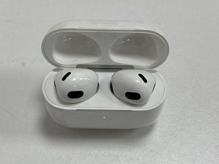 APPLE AIRPODS 3RD GENERATION EARBUDS (ORIGINAL RRP - £179) IN WHITE: MODEL NO A2897 A2564 A2565 [JPTM113960]