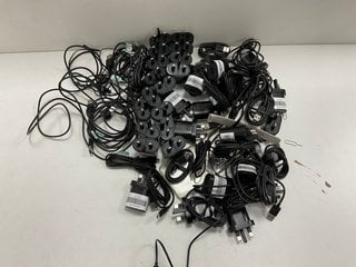 BOX OF CABLES TO INCLUDE NOKIA PLUS, CABLES & PHONE ACCESSORIES. [JPTM113949]