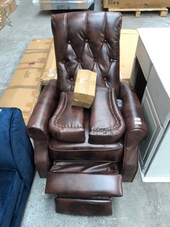BROWN LEATHER RECLINING ARMCHAIR: LOCATION - C4
