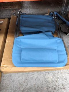 SUN LOUNGER IN BLUE: LOCATION - CR10