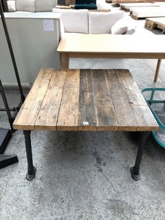 SQUARE RUSTIC COFFEE TABLE WITH INDUSTRIAL PIPE LEGS: LOCATION - B3