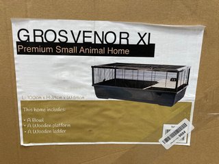 GROSVENOR XL PREMIUM SMALL ANIMAL HOME: LOCATION - A8
