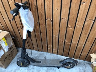 (COLLECTION ONLY) MI ELECTRIC SCOOTER PRO 2 - RRP £525: LOCATION - A8