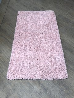 TEDDY BOUCLE RUG IN BLUSH SIZE : 80 X 150CM: LOCATION - D1
