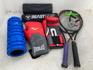 QTY OF ASSORTED SPORT ITEMS TO INCLUDE EVERLAST BOXING GLOVES: LOCATION - D16