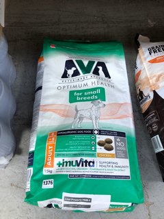 AVA OPTIMUM HEALTH FOR SMALL BREEDS CHICKEN FLAVOURED DRIED DOG FOOD PACK 15KG - BBE 14/01/25: LOCATION - A8