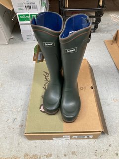 COTSWOLD BERKELEY WELLIES IN GREEN SIZE: 12: LOCATION - A3