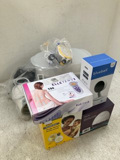 QTY OF ASSORTED BABY ITEMS TO INCLUDE MEDELA SOLO HANDS FREE SINGLE ELECTRIC BREAST PUMP: LOCATION - D5
