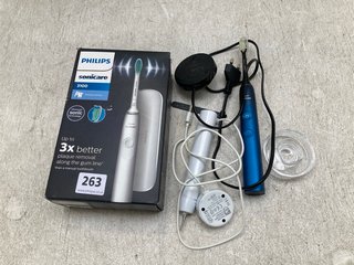 3 X ASSORTED ITEMS TO INCLUDE PHILIPS SONICARE 3100 PRESSURE SENSOR ELECTRIC TOOTHBRUSH: LOCATION - D8