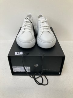 ARMANI EXCHANGE XDX043 LEATHER LACE UP TRAINERS IN WHITE SIZE: 6 RRP - £110: LOCATION - WHITE BOOTH