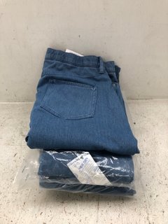 4 X LANDS END STRETCH JEGGING TROUSERS IN LIGHT INDIGO SIZE: L: LOCATION - D1 FRONT