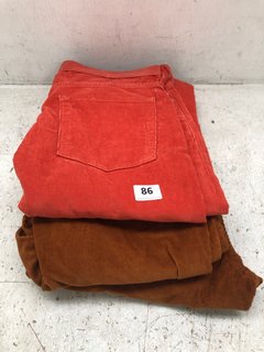 3 X LAND'S END RIBBED STRAIGHT LEG TROUSERS IN BROWN/ORANGE IN VARIOUS SIZES: LOCATION - D1