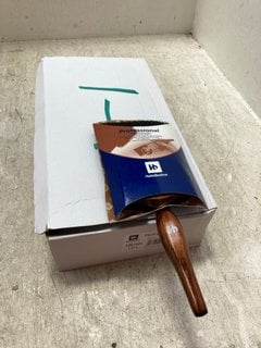 QTY OF PROFESSIONAL 4" PAINT BRUSHES WITH WOOD HANDLES: LOCATION - BR7
