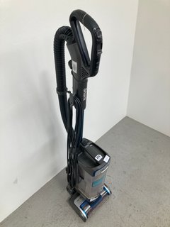 SHARK DUO UPRIGHT HOOVER WITH ATTACHMENTS: LOCATION - A4