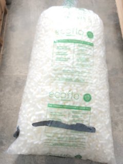 QTY OF "PUFFED" PACKAGING FOAM TO ALSO INCLUDE ALUMINIUM BUBBLE FOIL INSULATION (CAGE NOT INCLUDED IN SALE): LOCATION - B8