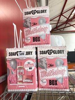 (COLLECTION ONLY) 3 X SOAP & GLORY BIRTHDAY BOX BODY LOTION/BODY BUTTER/BODY SCRUB: LOCATION - A8