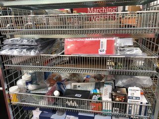 (COLLECTION ONLY) QTY OF ASSORTED KNIVES TO INCLUDE WILTSHIRE BREAD KNIFE & CASA 5 PC KITCHEN KNIFE SET (PLEASE NOTE: 18+YEARS ONLY. ID MAY BE REQUIRED): LOCATION - A8
