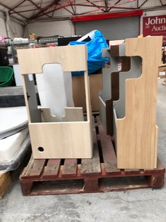 PALLET OF ASSORTED STORAGE CABINETS & BACK TO WALL TOILET UNITS IN VARIOUS DESIGNS & SIZES: LOCATION - A8 (KERBSIDE PALLET DELIVERY)