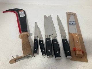 (COLLECTION ONLY) QTY OF ASSORTED KITCHEN KNIVES TO ALSO INCLUDE STIHL CHOPPING CURVED KNIFE WITH WOODEN HANDLE (PLEASE NOTE: 18+YEARS ONLY. ID MAY BE REQUIRED): LOCATION - B1