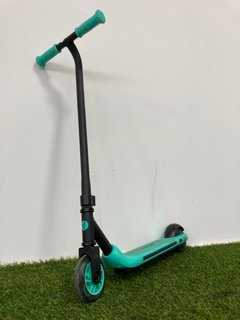 (COLLECTION ONLY) NINEBOT GREEN/BLACK ELECTRIC SCOOTER: LOCATION - BR2