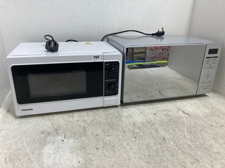 2 X MICROWAVE OVENS TO INCLUDE TOSHIBA IN WHITE & SHARP IN SILVER WITH MIRRORED FRONT: LOCATION - BR16