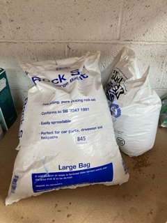 (COLLECTION ONLY) QTY OF ASSORTED ITEMS TO INCLUDE ROCK SALT BAG & HOME PACK DE-ICING ROCK SALT: LOCATION - BR18