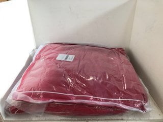 2 X WOOFOO WATER REPELLANT FLAT PET BED, RED, MEDIUM - RRP £59: LOCATION - BR3
