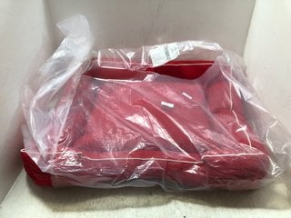 WOOFOO WATER REPELLANT PET BED, RED, LARGE - RRP £75: LOCATION - BR9