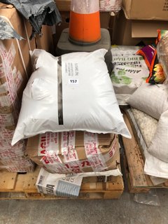 QTY OF ASSORTED ITEMS TO INCLUDE PLAY SAND BAG 25KG: LOCATION - B7 (KERBSIDE PALLET DELIVERY)
