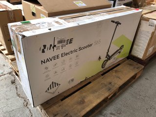 (COLLECTION ONLY) NAVEE ELECTRIC SCOOTER S65 ELECTRIC SCOOTER - RRP £999: LOCATION - B3
