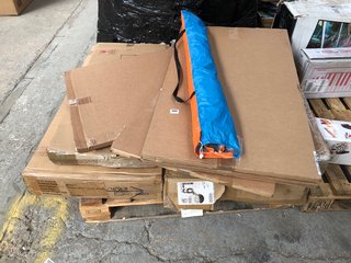 PALLET OF ASSORTED ITEMS TO INCLUDE 2-TIER CLOTHES RAIL: LOCATION - B3 (KERBSIDE PALLET DELIVERY)
