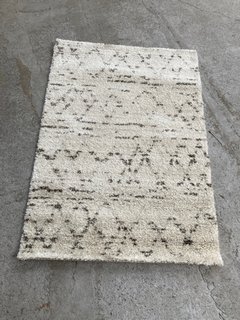 JOHN LEWIS & PARTNERS WOVEN FLOOR RUG IN BROWN BEIGE LUX BERBER STYLE : SIZE 120 X 170CM: LOCATION - A3