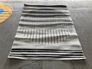 LARGE FLOOR RUG IN GREY MULTI : SIZE 5" X 7": LOCATION - A1