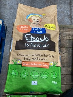 STEP UP TO NATURALS ADULT LARGE BREED DOG FOOD 14KG - BBE 08/04/2025: LOCATION - A7