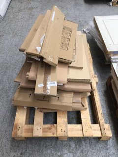 QTY OF ASSORTED ITEMS TO INCLUDE COOKER HOOD FASCIA: LOCATION - A2 (KERBSIDE PALLET DELIVERY)